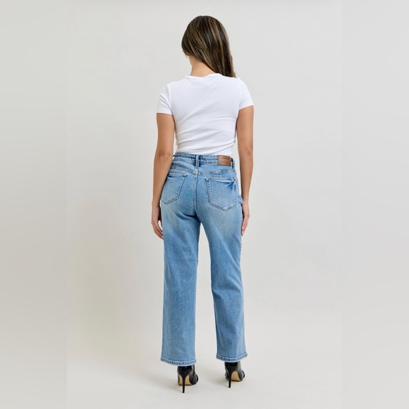 MAKE OFFER Judy Blue Petite Mid-Rise Straight Leg Women's Jeans - Picture 4 of 7